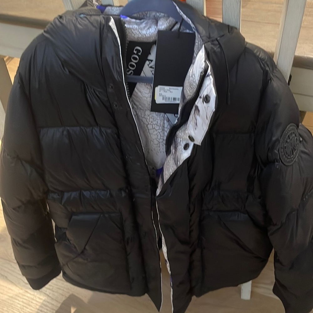 Brand new men’s Canada goose puffer